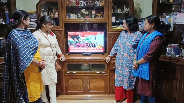 रीता चौरसिया के नेतृत्व में प्रधानमंत्री के मन की बात कार्यक्रम को सुना गया