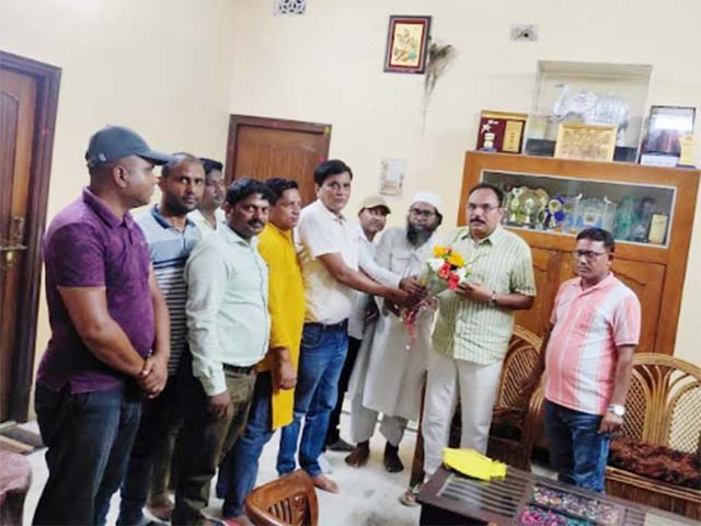 झारोटेफ सदस्यों ने पोड़ैयाहाट विधायक से की मुलाकात, समस्याओं से कराया अवगत