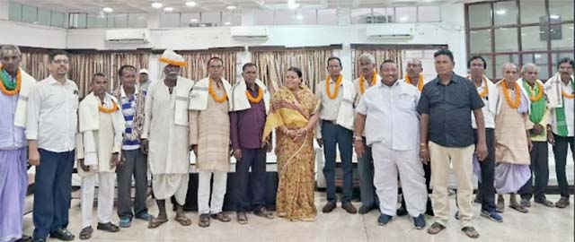 झारखंड आंदोलनकारियों को कृषि मंत्री दीपिका पांडे सिंह ने किया सम्मानित