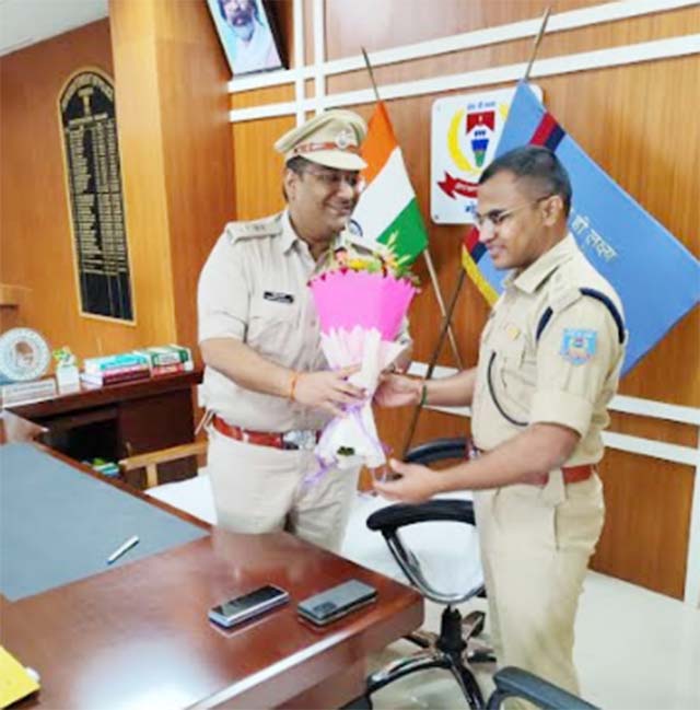 गोड्डा के नव पदस्थापित एसपी अमिनेष नैथानी ने किया पदभार ग्रहण