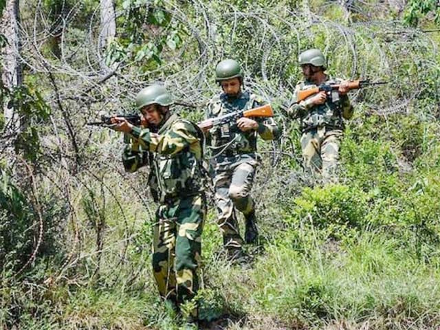 जम्मू-कश्मीर में एलओसी पर दिखे घुसपैठिये, सेना ने बरसाईं गोलियां, तलाश शुरु