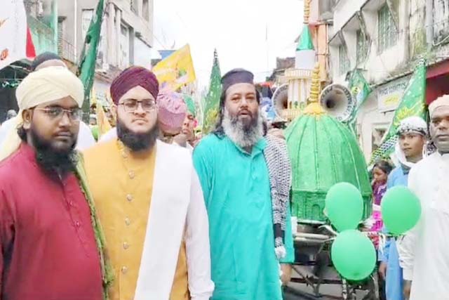 पाकुड़ में ईद-मिलाद-उन-नबी का जुलूस निकाला गया, अमन और शांति का पैगाम दिया गया