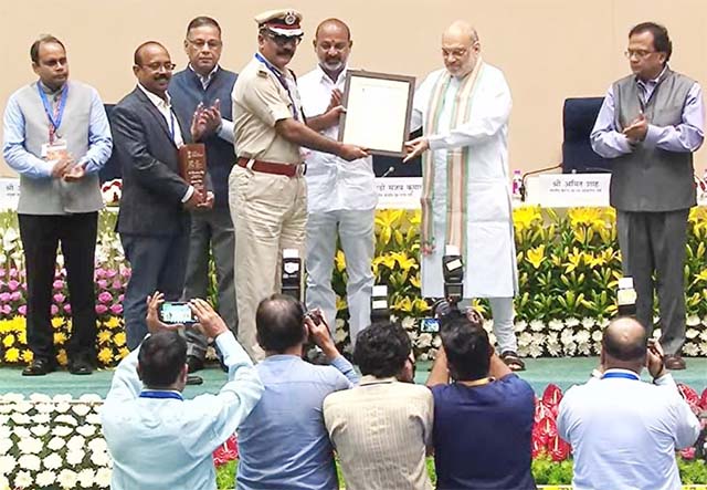 डीजीपी अनुराग गुप्ता को गृह मंत्री शाह ने किया सम्मानित