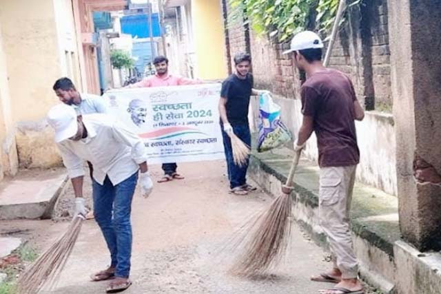 किंग युवा क्लब द्वारा चलाया गया स्वच्छता अभियान