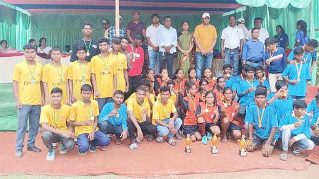 खेलो झारखंड प्रखंड स्तरीय प्रतियोगिता :-फुटबॉल बालिका वर्ग में नुनबट्टा ने जीता फाइनल मुकाबला, बालक वर्ग ने किया क्वालीफाई