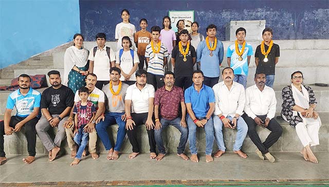 बिना स्विमिंग पूल के देवघर के खिलाड़ी कर रहे है कमाल