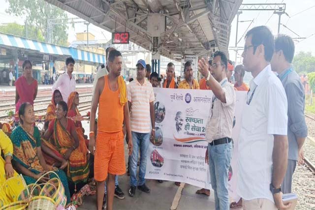 “जसीडीह और मधुपुर स्टेशन में स्वच्छता ही सेवा 2024” अभियान चलाया गया
