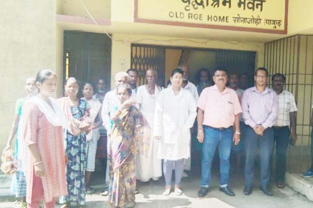 वृद्ध आश्रम में मेडिको लीगल अवरनेस एंड सर्विस कैंप का हुआ आयोजन