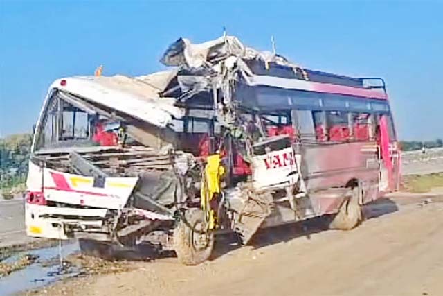 राजस्थान से गया जा रही बस सासाराम में दुर्घटनाग्रस्त, 3 की माैत, कई घायल
