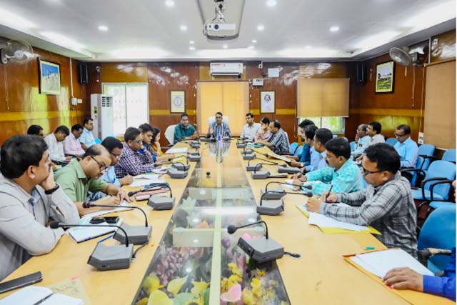 नया परिसदन भवन, हेलीपैड निर्माण,नए कोर्ट भवन के निर्माण को लेकर कार्य मे गति लाने का दिया निर्देश