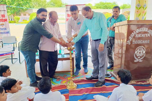 बच्चों को हस्तशिल्प एवं संस्कृति की जागरुकता हेतु शिल्प प्रदर्शन एवं जागरूकता का आयोजन