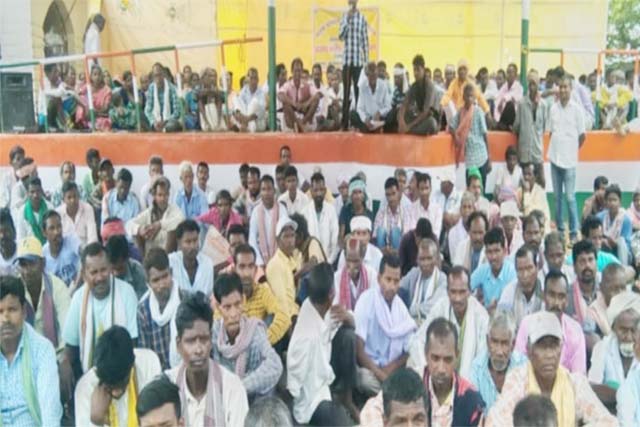 ग्राम प्रधान मांझी संगठन नेे 8 सूत्री मांगों को लेकर किया धरना प्रदर्शन कार्यक्रम