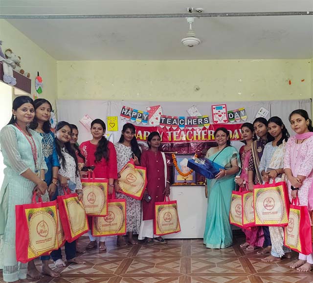 संदीपनी पब्लिक स्कूल में मनाया गया शिक्षक दिवस