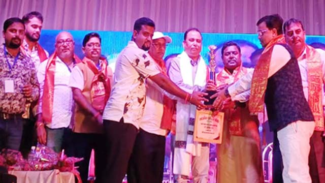 भक्ति जागरण कार्यक्रम में भोजपुरी गायक व गायिका ने समां बंधा, थिरके लोग