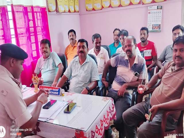 व्यवसायिक प्रतिष्ठान के बाहर लगाएं सीसीटीवी कैमरा