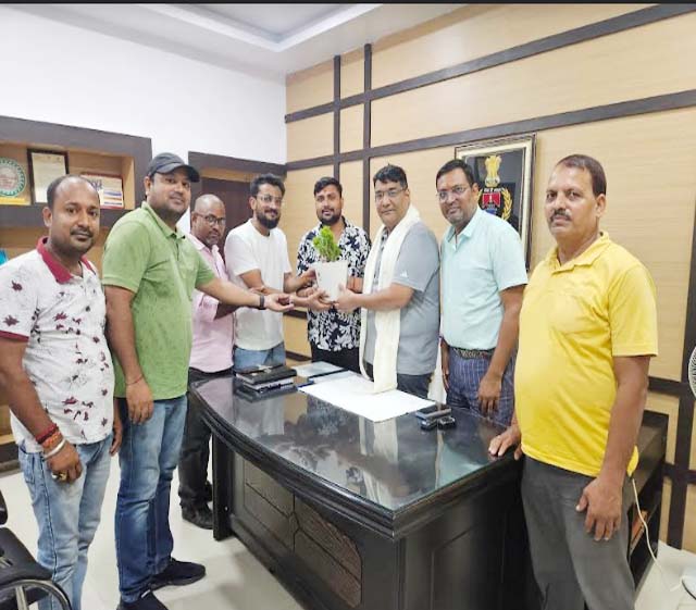 गोड्डा चैम्बर ने किया गोड्डा पुलिस अधीक्षक को सम्मानित