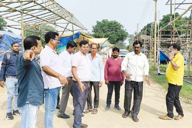 विभिन्न पूजा पंडालों का एसडीओ ने किया निरीक्षण, दिये आवश्यक दिशा निर्देश