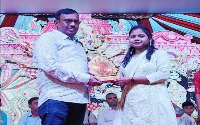 नृत्य प्रतियोगिता में प्रतिभागियों ने बिखेरा जलवा, प्रतिभागियों को किया गया पुरस्कृत