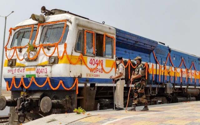गोड्डा- दिल्ली सप्ताहिक एक्सप्रेस ट्रेन का शुरू हुआ नियमित परिचालन