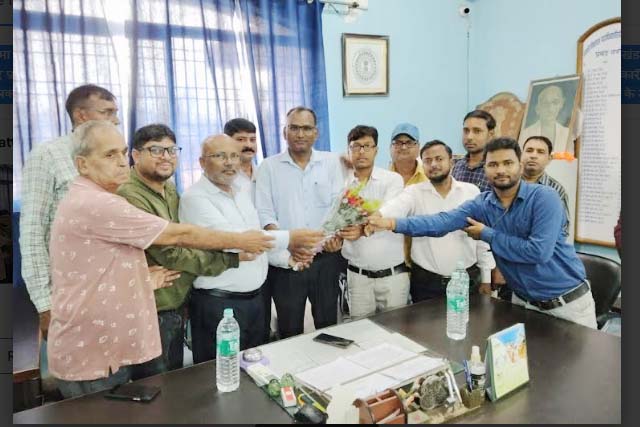 नए प्रखंड विकास पदाधिकारी नितेश गौतम ने किया पदभार ग्रहण