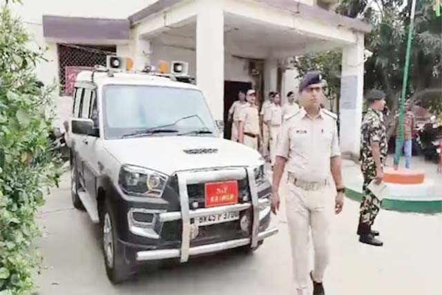 मूर्ति विसर्जन जुलूस में लगाए आपत्तिजनक नारे, पुलिस ने किया डीजे जब्त