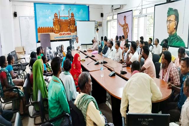30 अक्टूबर तक हर हाल में शत- प्रतिशत राशन का वितरण करना सुनिश्चित करें: CO