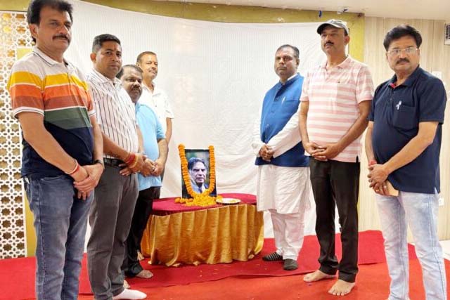 चैंबर के सदस्यों ने रतन टाटा के निधन पर दी श्रद्धांजलि