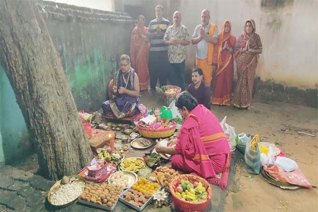 1990 से दरंगा में हो रहा है दुर्गा पूजा का आयोजन
