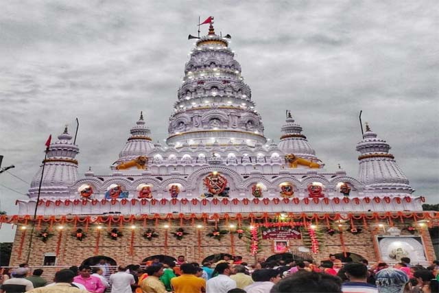 कुकराहा दुर्गा मंदिर में मध्यरात्रि को सुनाई पड़ती है घुंघरु की आवाज
