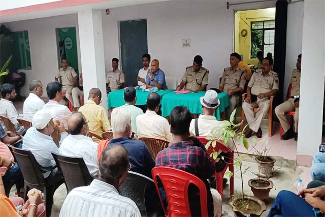 दुर्गा पूजा को लेकर शांति समिति की बैठक