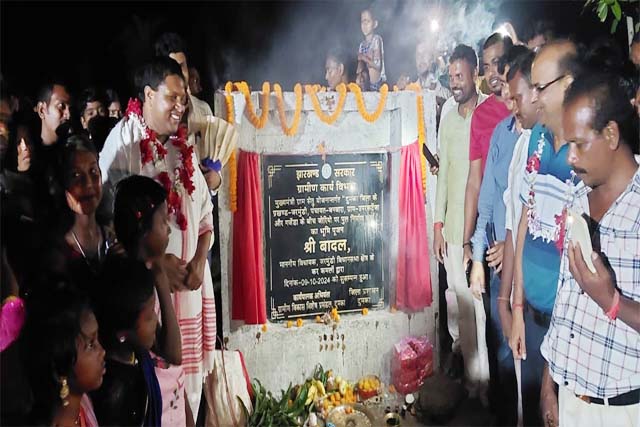 विधायक बादल ने 1.88 करोड़ की लागत से बनवारा में पुल का किया शिलान्यास