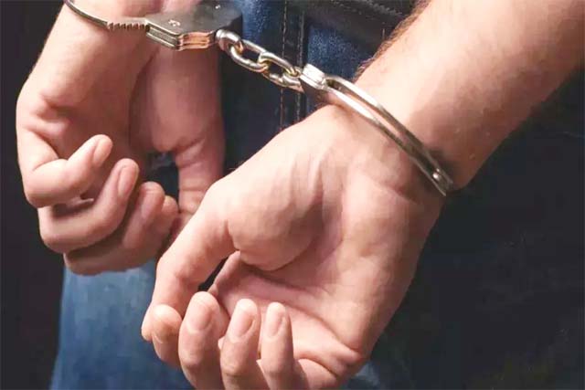 घटना को अंजाम देने के पूर्व एक अपराधी चढ़े पुलिस के हत्थे