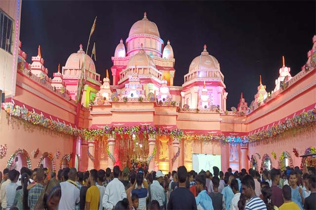 मिर्जाचौकी में दुर्गा माता का पट खुलते ही,मंदिरों में उमड़ी भक्तों की भीड़।