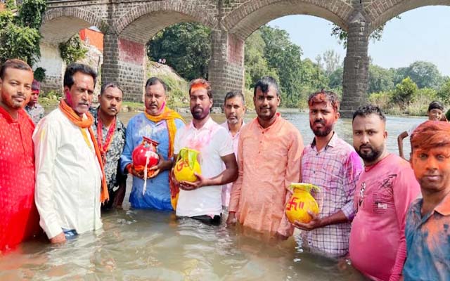 कलश विसर्जन के साथ हुआ दुर्गापूजा समारोह का समापन