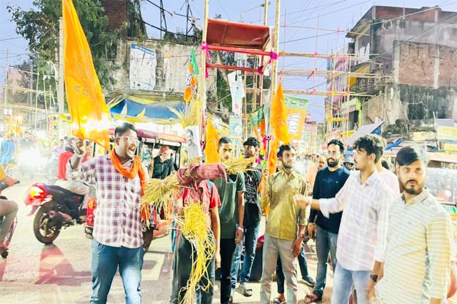 परिषद ने JSSC सीजीएल परीक्षा गड़बड़ी को लेकर सीएम हेमंत सोरेन का पुतला फूंका