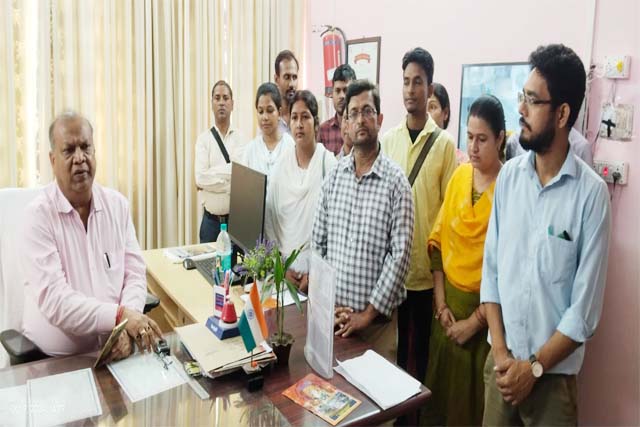 अटल मोहल्ला क्लिनिक के डॉक्टरों व कर्मियों ने मांगा वेतन