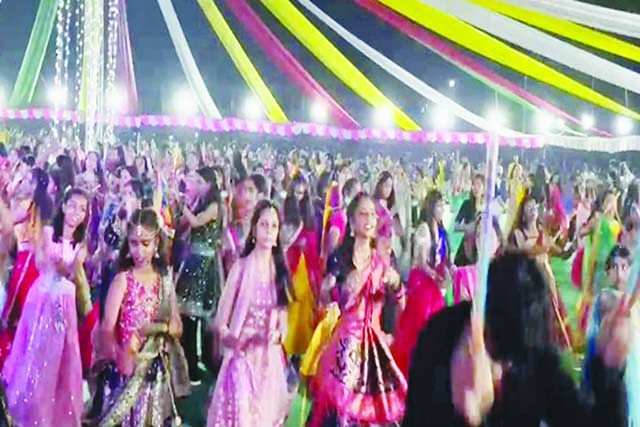 डांडिया महोत्सव में झूम उठा गोड्डा