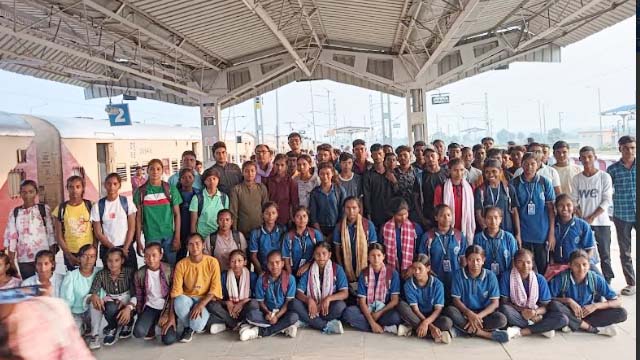 राज्य स्तरीय एथलेटिक्स स्पर्धा में भाग लेने के लिए 90 सदस्यीय दल रांची रवाना