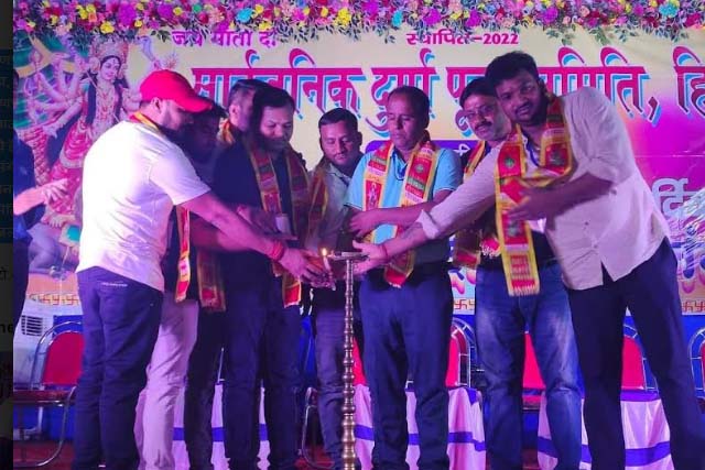 दुर्गोत्सव में अंताक्षरी प्रतियोगिता में दर्शकों ने उठाया लुप्त