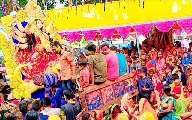 ठाकुरगंगटी के मोरडीहा मे माता रानी की प्रतिमा का हुआ विसर्जन