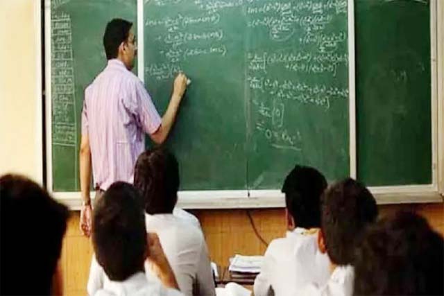 शिक्षकों के वर्तमान पदस्थापन जिले में ही होगा सेवाकालीन प्रशिक्षण, आदेश जारी