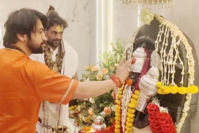 ‘हिंदुओं को एकजुट करने के लिए देशभर में निकालूंगा पदयात्रा’ : धीरेन्द्र शास्त्री