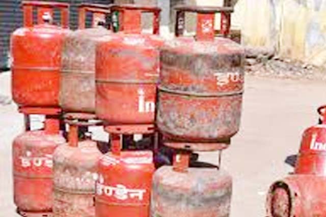देशभर में कमर्शियल एलपीजी गैस सिलेंडर हुआ सस्ता, 41 रुपये की कटौती