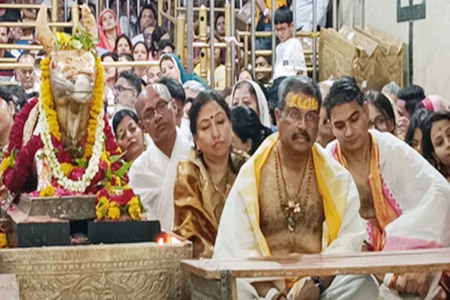 केंद्रीय मंत्री धर्मेंद्र प्रधान ने बाबा महाकाल के दर्शन किए