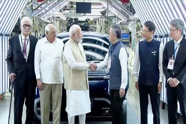 प्रधानमंत्री ने किया सुजुकी इलेक्ट्रिक वाहन ‘ई-विटारा’ का लोकार्पण, 100 से अधिक देशों में होगा निर्यात