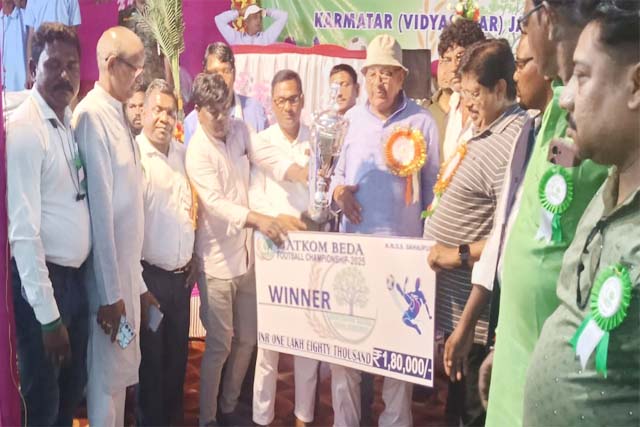 फुटबॉल टूर्नामेंट : मुर्मू स्टार तालझारी बरहेट साहिबगंज की टीम धनबाद को 2-0 से पराजित कर बनी विजेता