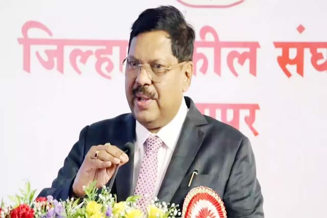 मेरे सहयोगी केवल फैसला नहीं सुनाते थे बाकी सब करते थे: सीजेआई गवई