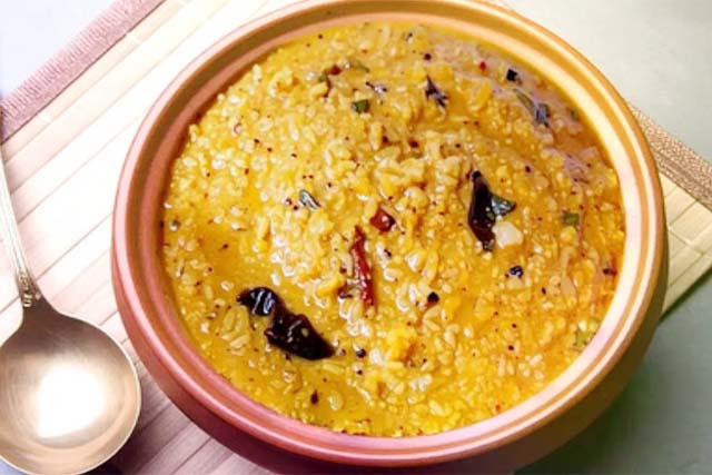हेल्दी लाइफस्टाइल के लिए हर उम्र के लोग खा सकते है सुपरफूड दलिया