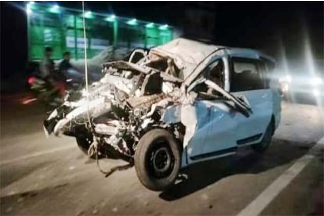 बाराबंकी सड़क हादसा : दाे घायलाें ने भी ताेड़ा दम, मृतकाें की संख्या हुई आठ