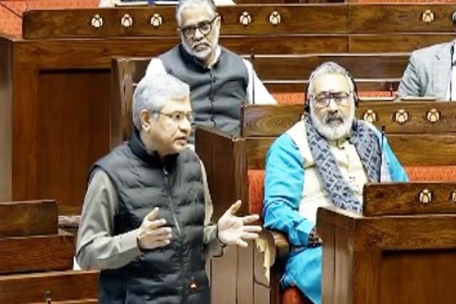 मोदी सरकार में उप्र के लिए रेल बजट 18 गुना बढ़ा, 1,100 करोड़ से सीधे 19,800 करोड़ पहुंचा : रेल मंत्री